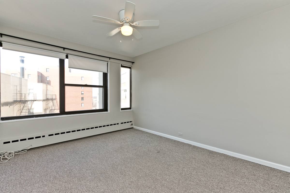 Apartment for rent at 3410 N Lake Shore #14F, Chicago, IL 60657