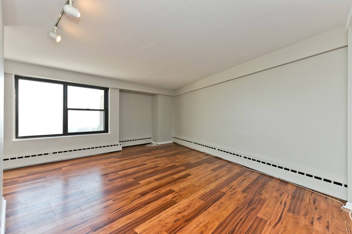 Apartment for rent at 3410 N Lake Shore #14F, Chicago, IL 60657
