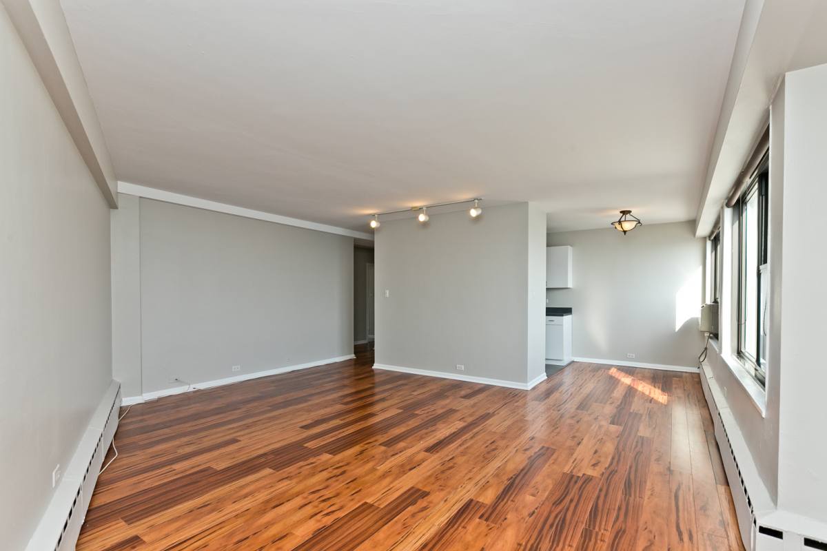 Apartment for rent at 3410 N Lake Shore #14F, Chicago, IL 60657