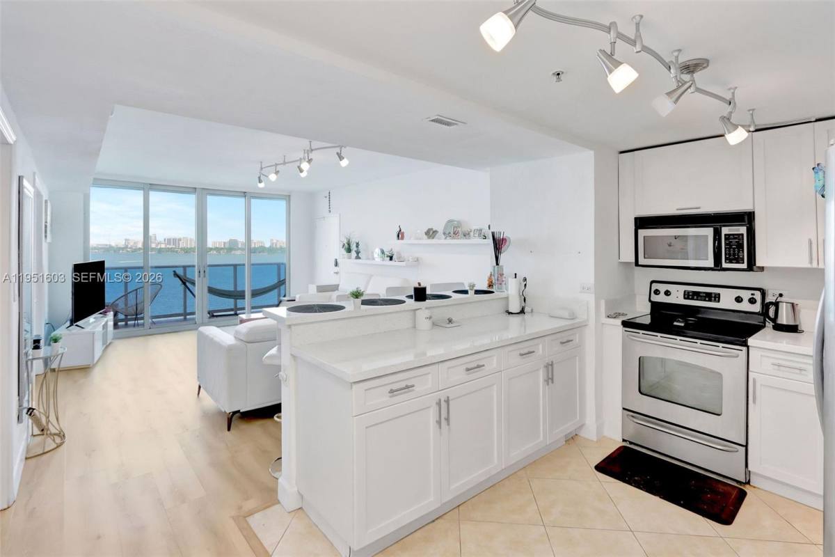 Condo for rent at 7501 E Treasure Dr #75019EF, Miami Beach, FL 33141