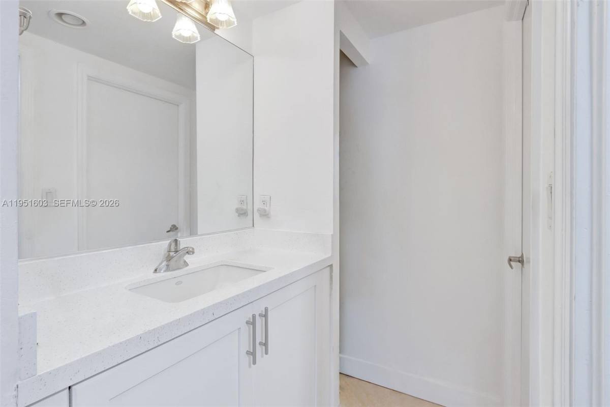 Condo for rent at 7501 E Treasure Dr #75019EF, Miami Beach, FL 33141