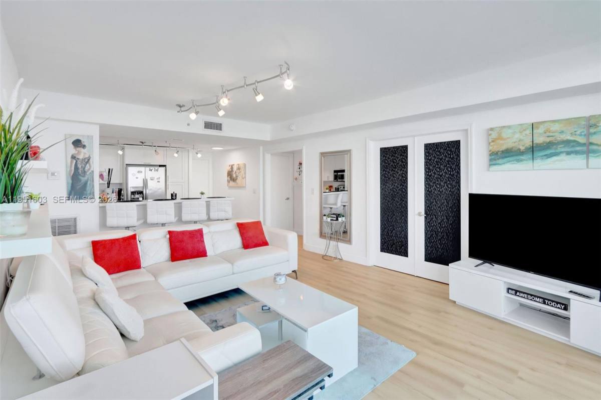 Condo for rent at 7501 E Treasure Dr #75019EF, Miami Beach, FL 33141