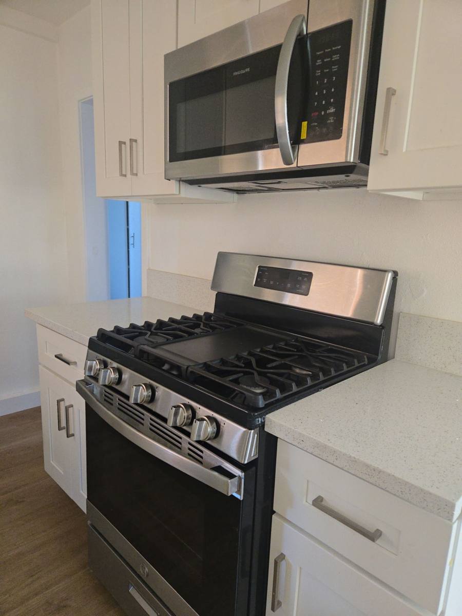 Apartment for rent at 6729 - 6803 Middleton St, Huntington Park, CA 90255