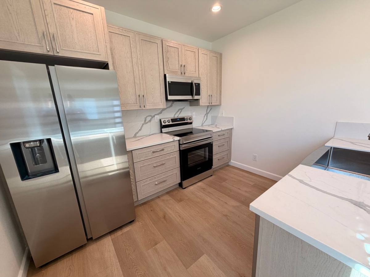 Apartment for rent at 2947-2949 Dalton Ave, Los Angeles, CA 90018