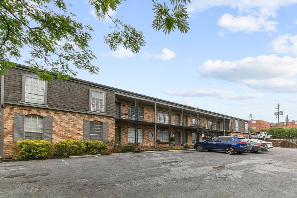 Apartment for rent at 2964 Rhodes Circle S, Birmingham, AL 35205