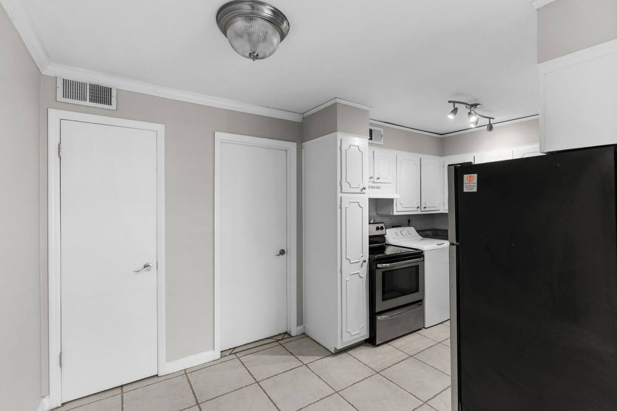 Apartment for rent at 2964 Rhodes Circle S, Birmingham, AL 35205
