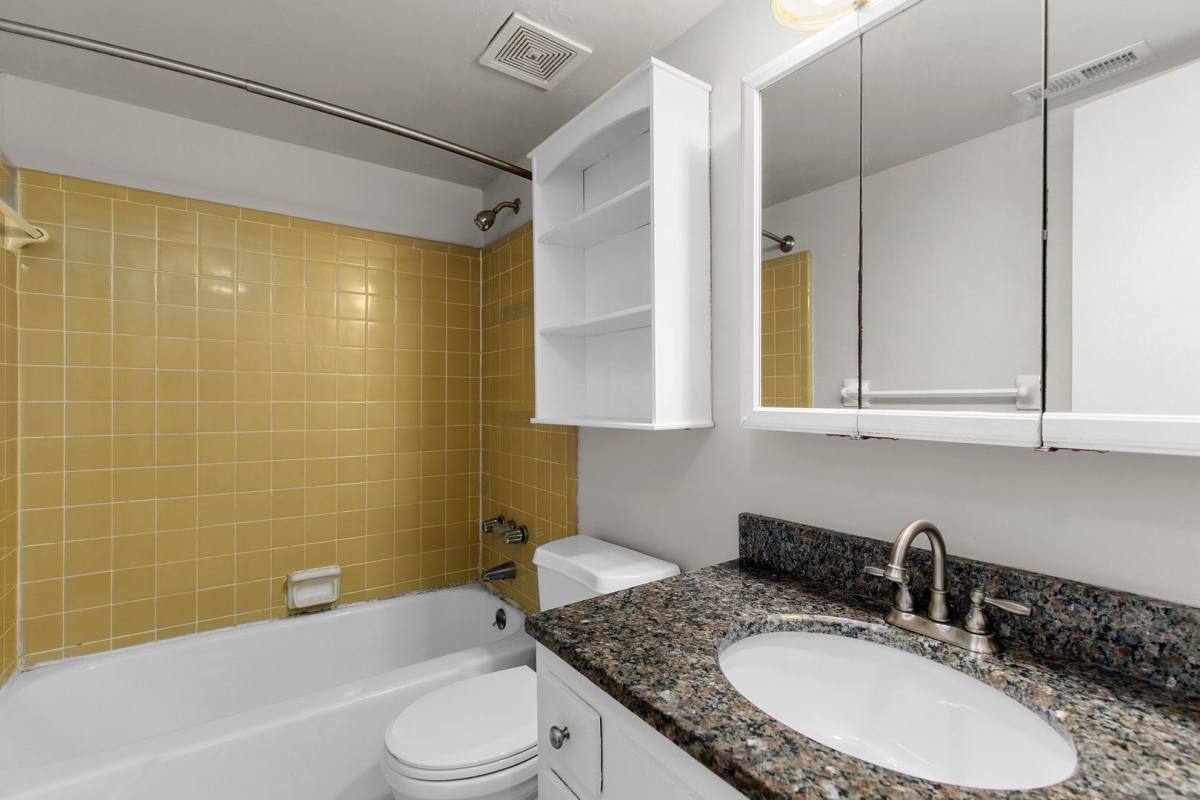 Apartment for rent at 2964 Rhodes Circle S, Birmingham, AL 35205