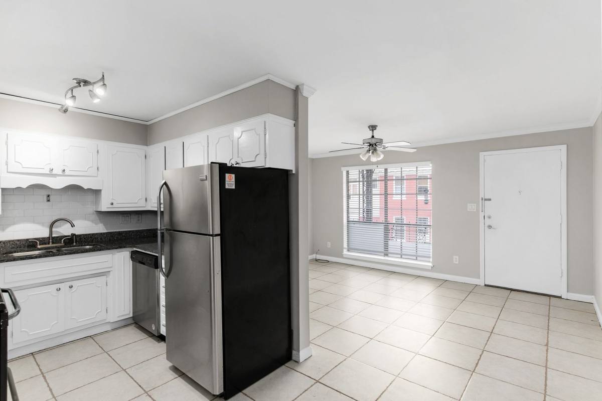 Apartment for rent at 2964 Rhodes Circle S, Birmingham, AL 35205