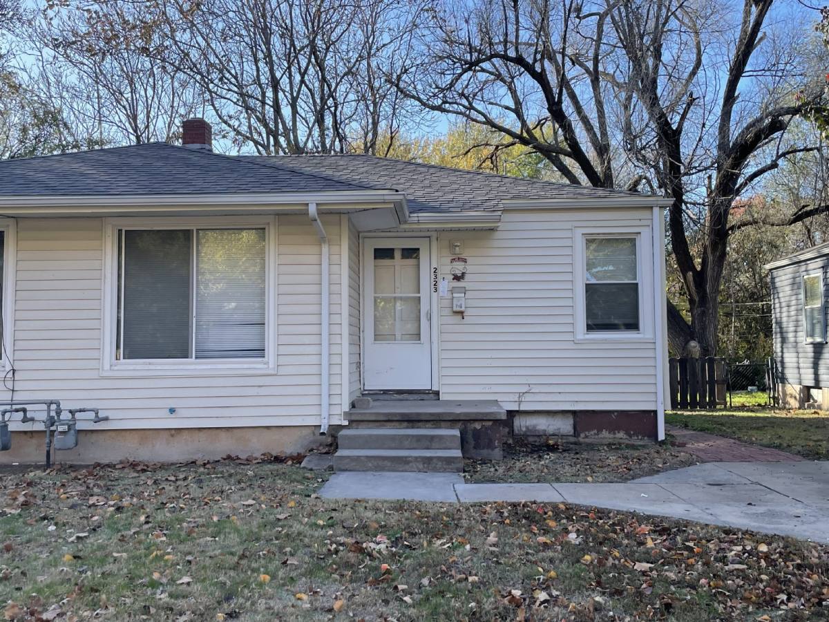 Townhouse for rent at 2323 S Belmont St, Wichita, KS 67218