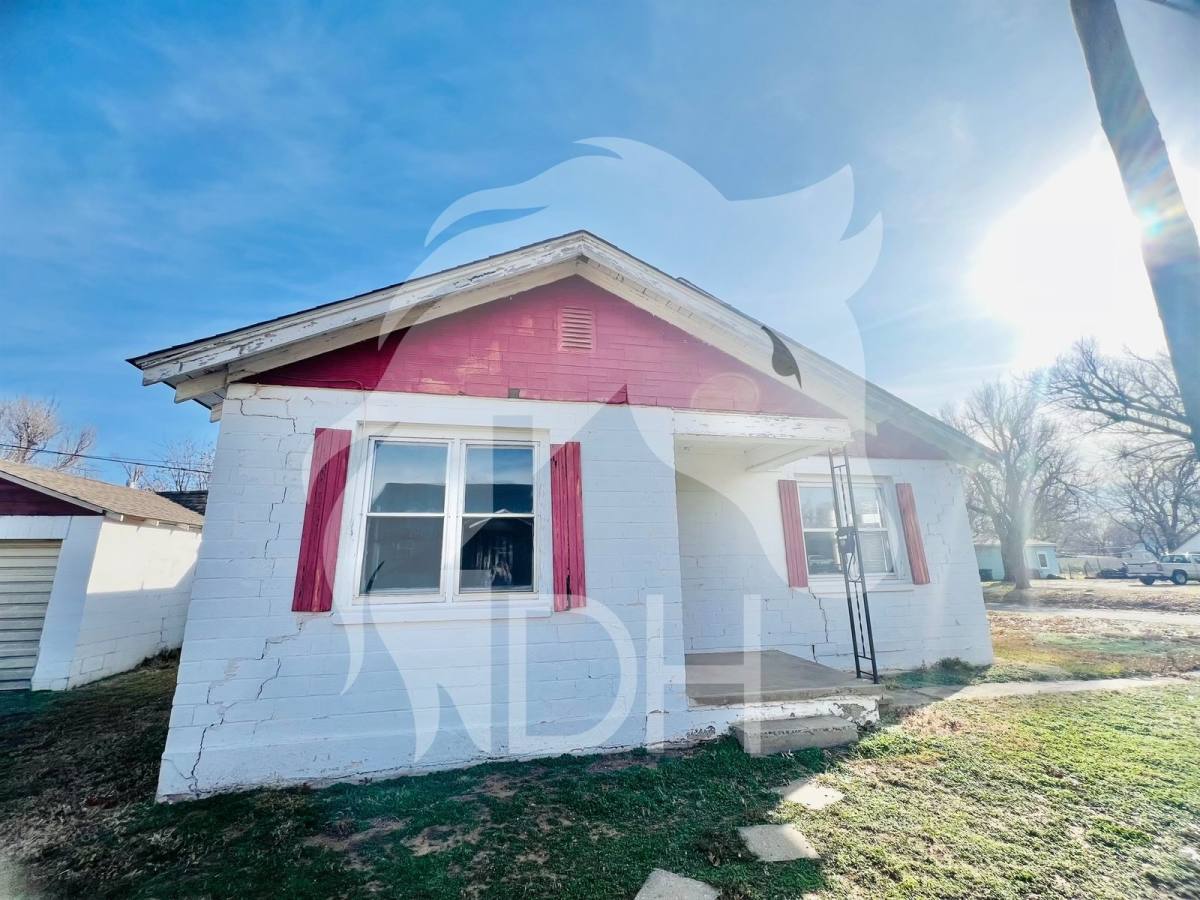 House for rent at 2302 E Elm Ave, Enid, OK 73701