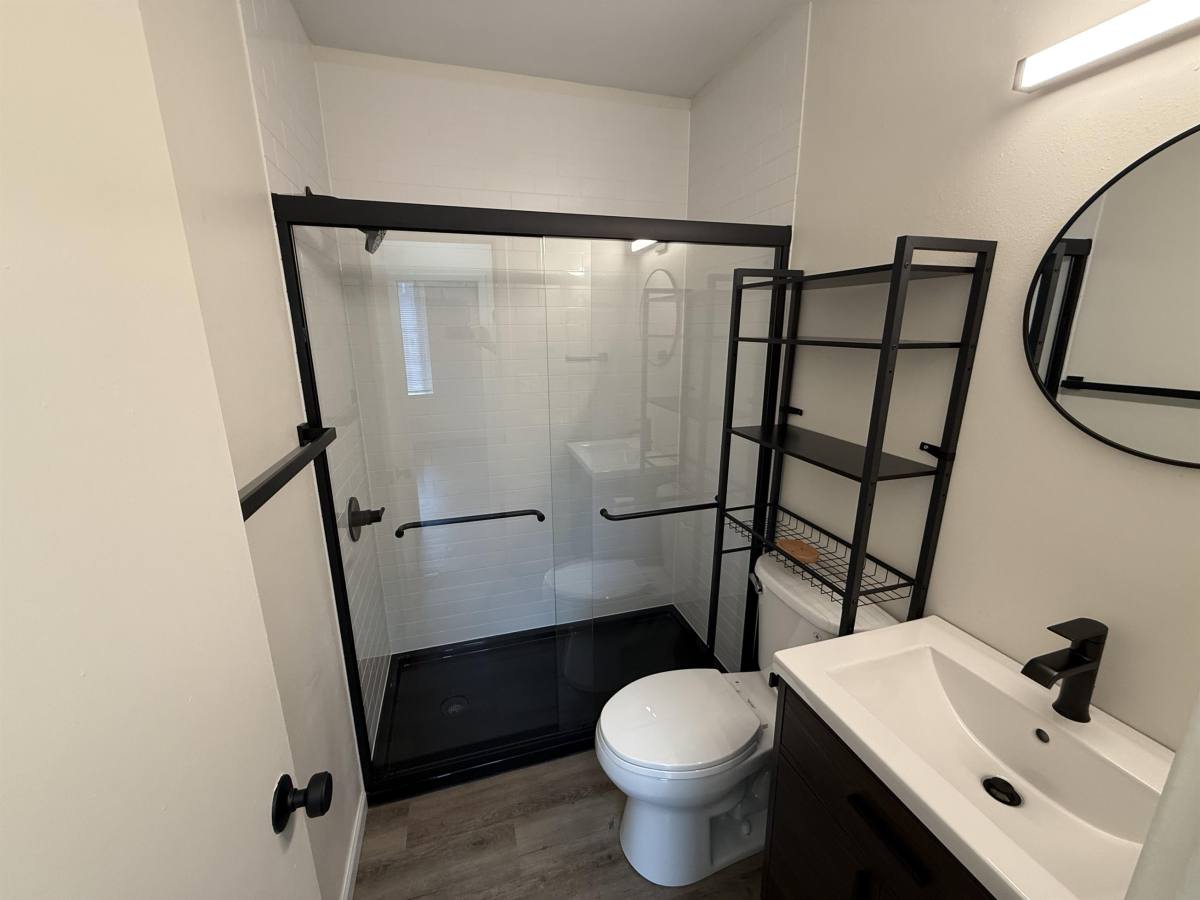 Apartment for rent at 123 Iowa Ave #6, Iowa City, IA 52240