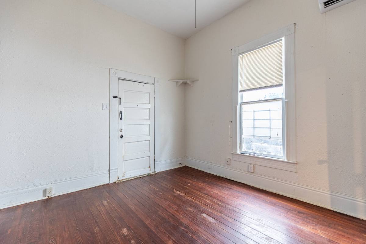 House for rent at 426 W Woodlawn Ave #1, San Antonio, TX 78212