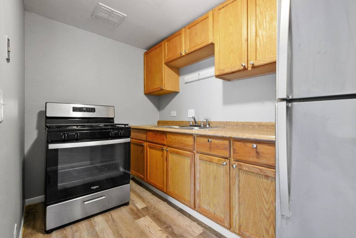 Apartment for rent at 3121-3153 W Madison St, Chicago, IL 60612