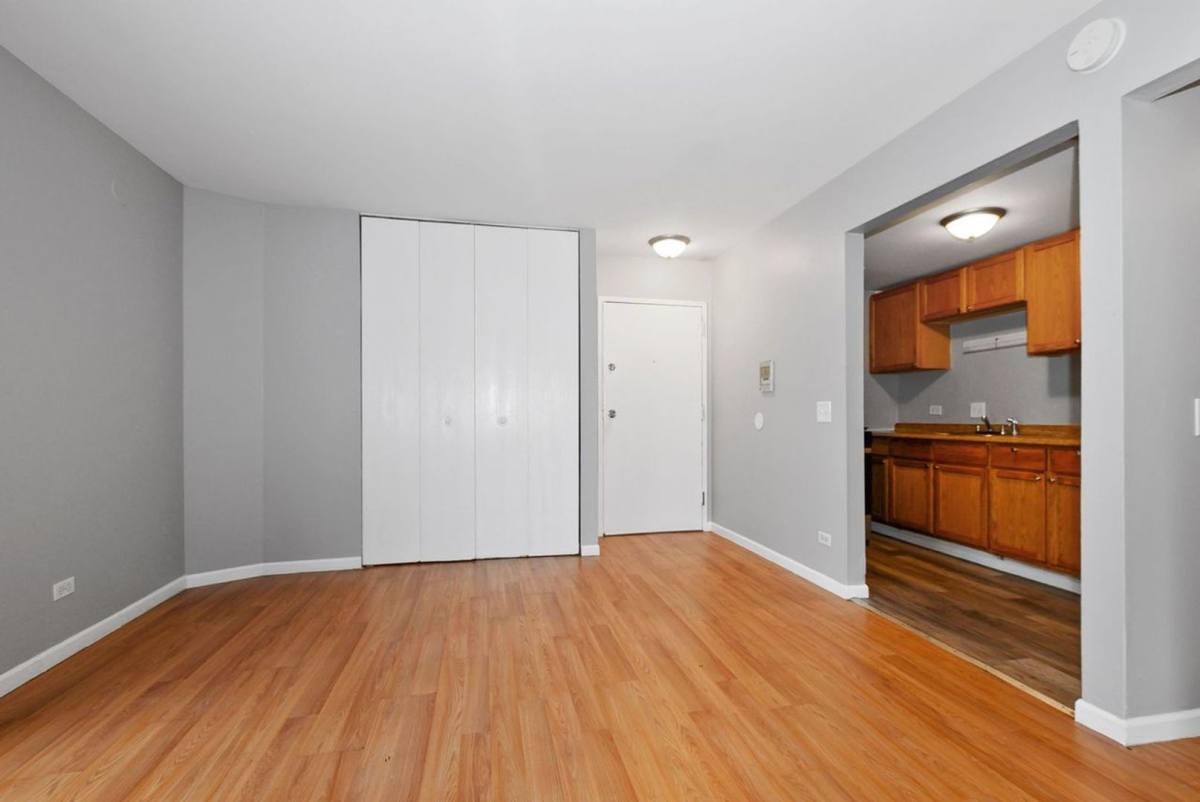 Apartment for rent at 3121-3153 W Madison St, Chicago, IL 60612