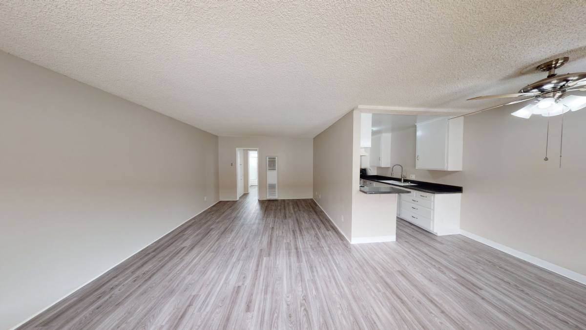 Apartment for rent at 708 Venice Way, Inglewood, CA 90302