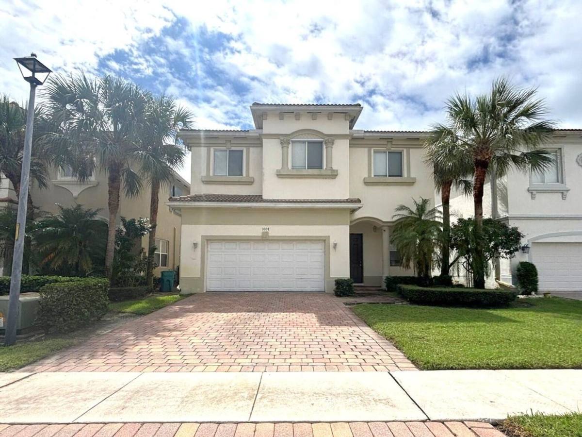 House for rent at 1007 Grove Park Circle, Boynton Beach, FL 33436