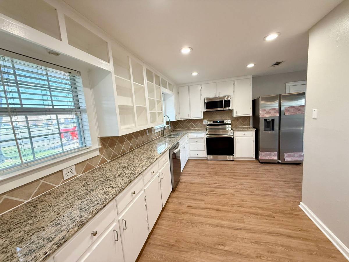 House for rent at 207 Estates Dr, Woodway, TX 76712