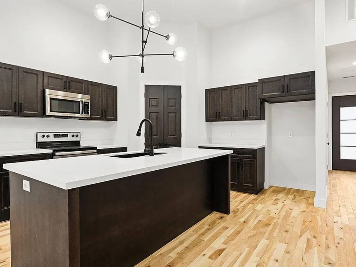 Apartment for rent at 105 & 107 E Maplewood Lane, Raymore, MO 64083