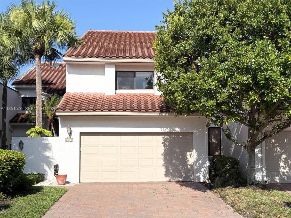 Townhouse for rent at 2530 Windsor Way Court N, Wellington, FL 33414