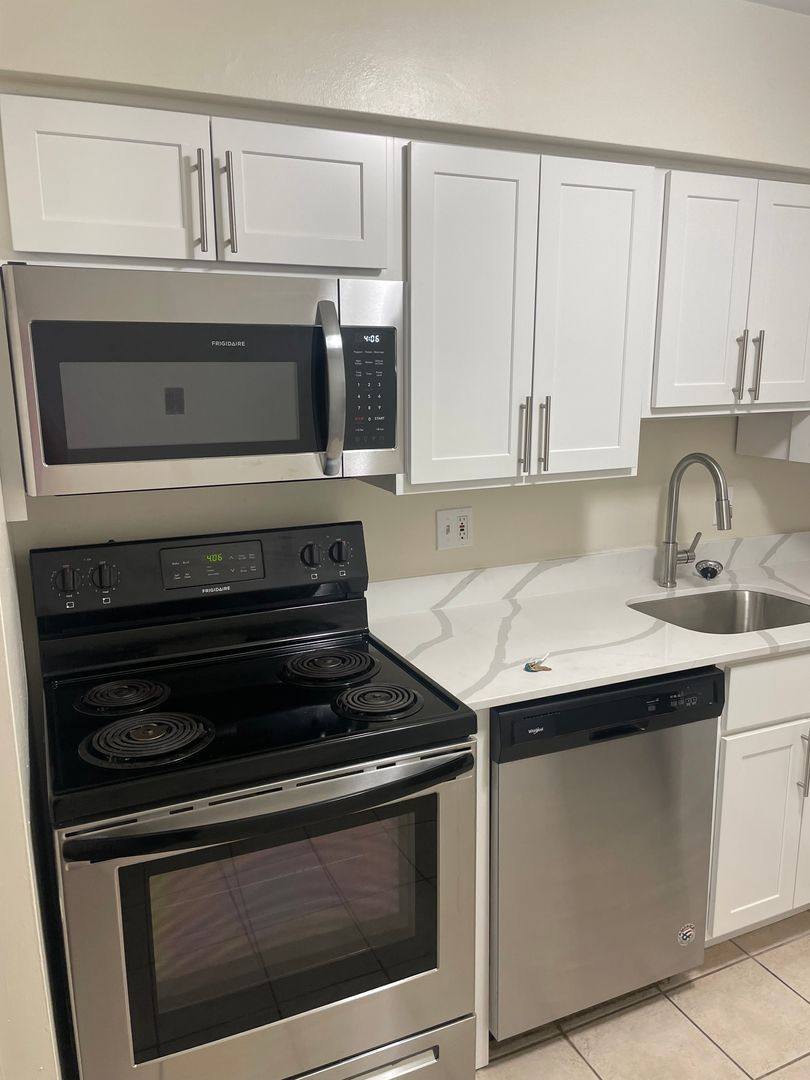 Apartment for rent at 16 W Montgomery Ave, Ardmore, PA 19003