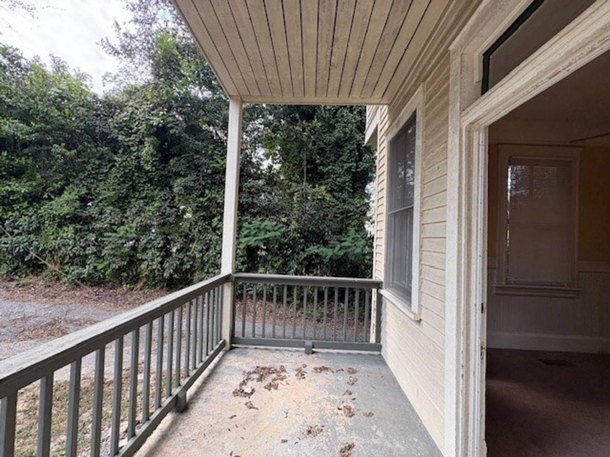 Apartment for rent at 946 Magnolia St #3, Macon, GA 31201