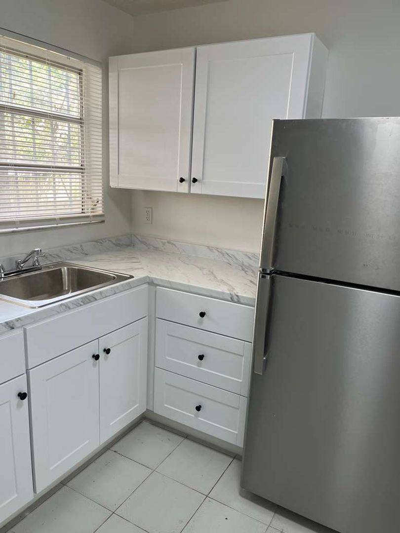 Apartment for rent at 979 NW 4th St, Miami, FL 33128