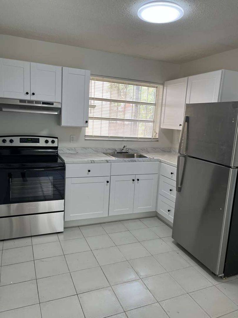 Apartment for rent at 979 NW 4th St, Miami, FL 33128