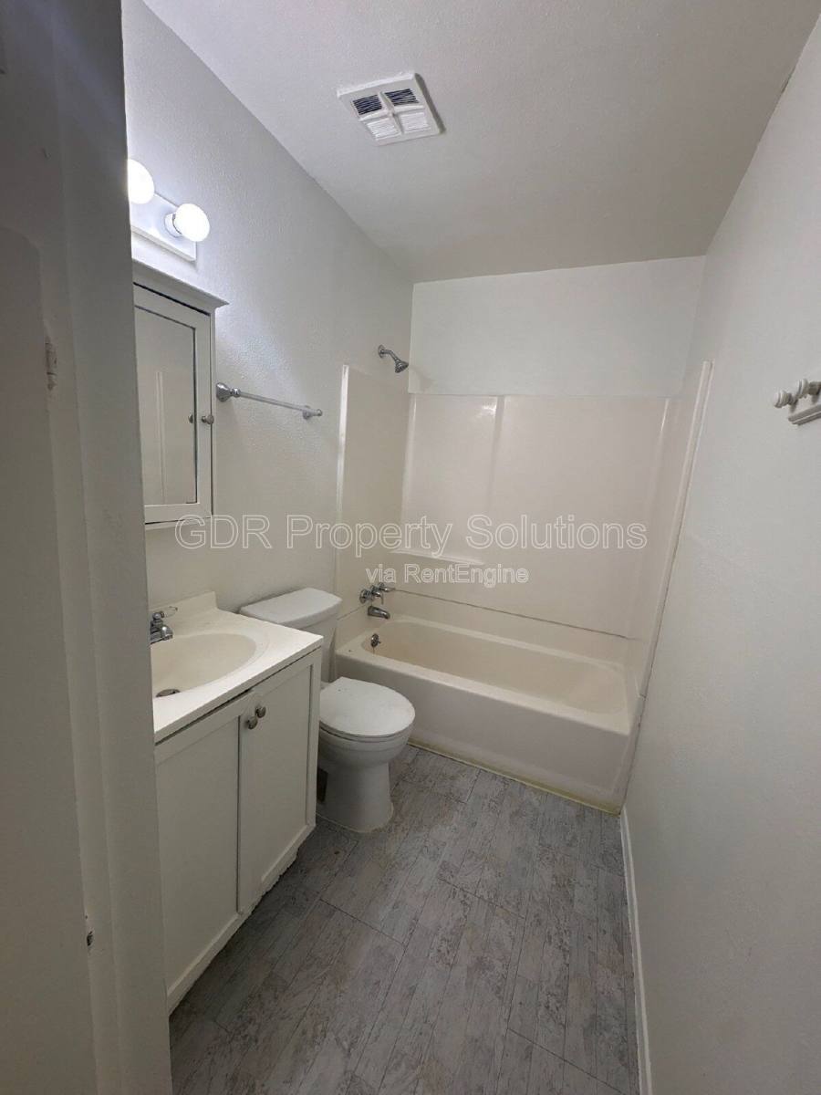 Apartment for rent at 408 Princeton Dr SE #3, Albuquerque, NM 87106