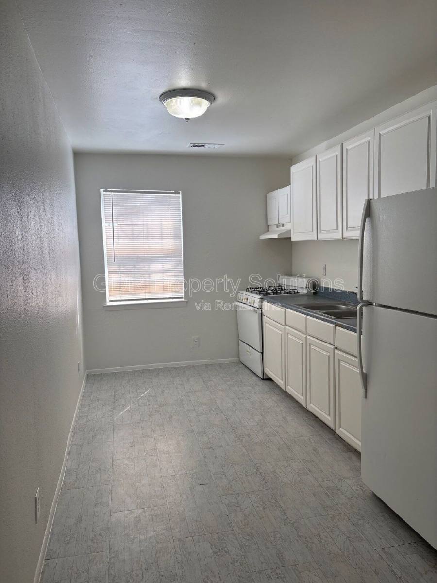 Apartment for rent at 408 Princeton Dr SE #3, Albuquerque, NM 87106