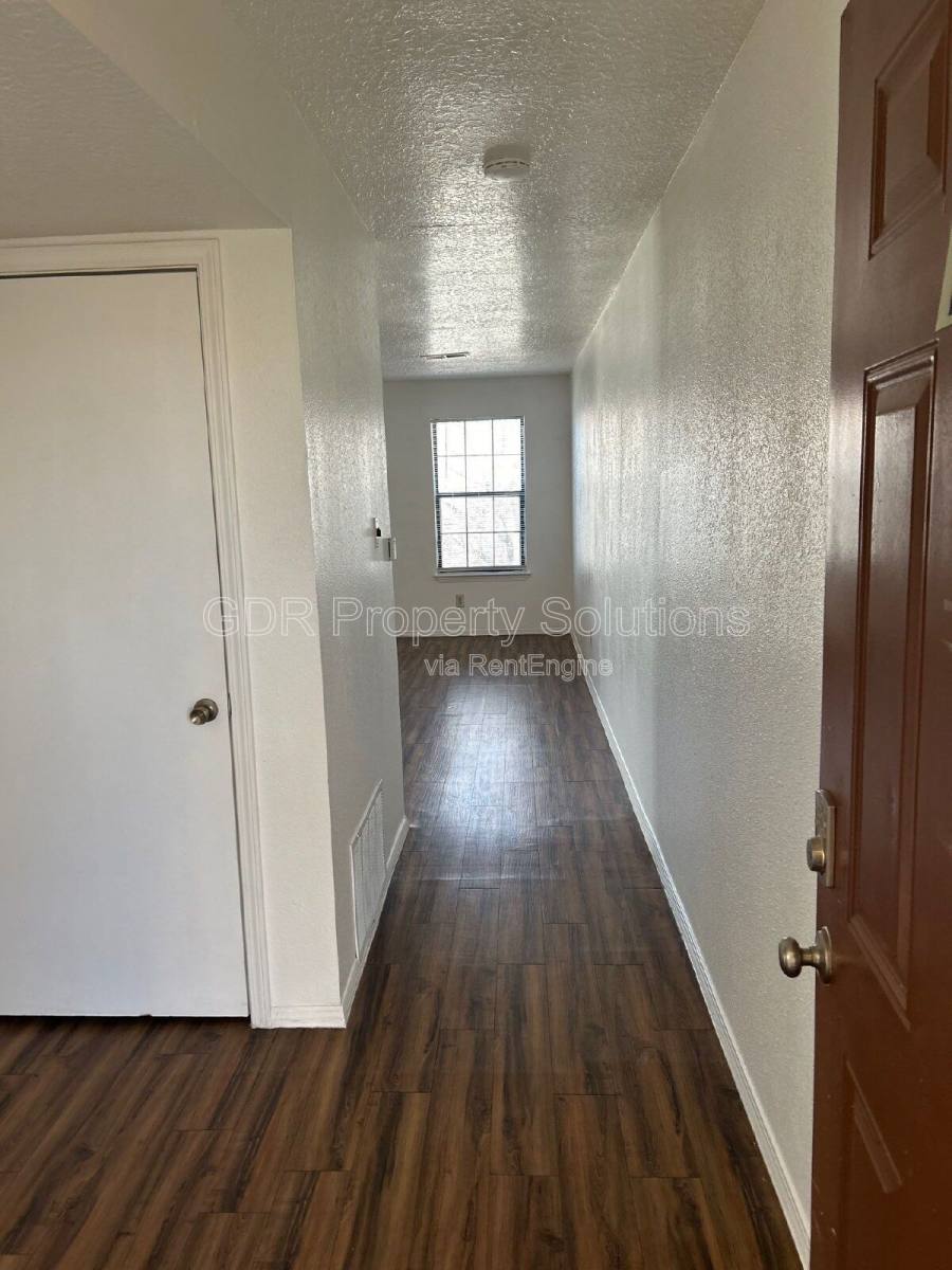 Apartment for rent at 1116 Coal Ave SW #12, Albuquerque, NM 87102