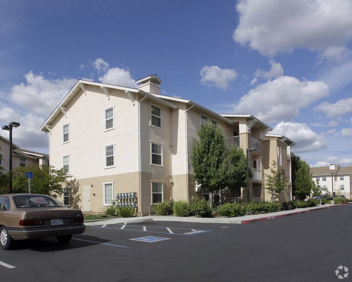 Apartment for rent at 999 N Ave, Sacramento, CA 95838