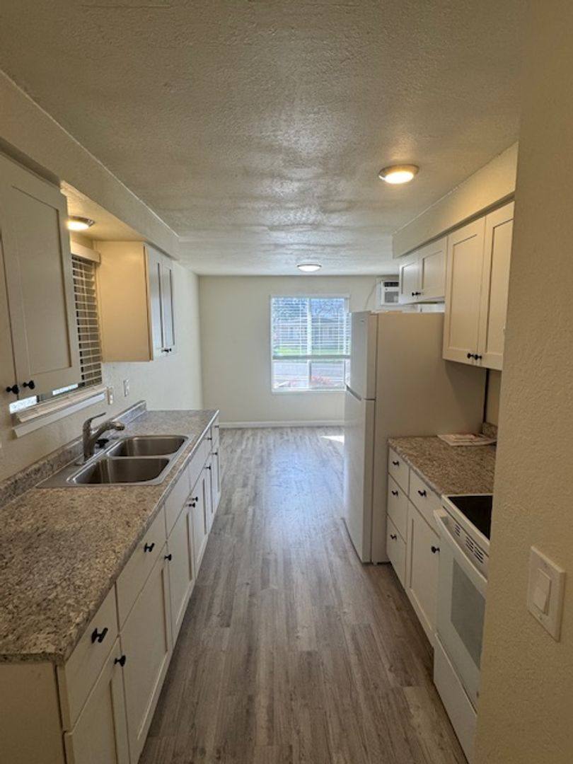 Apartment for rent at 3007-3009 Juanipero Way, Medford, OR 97504