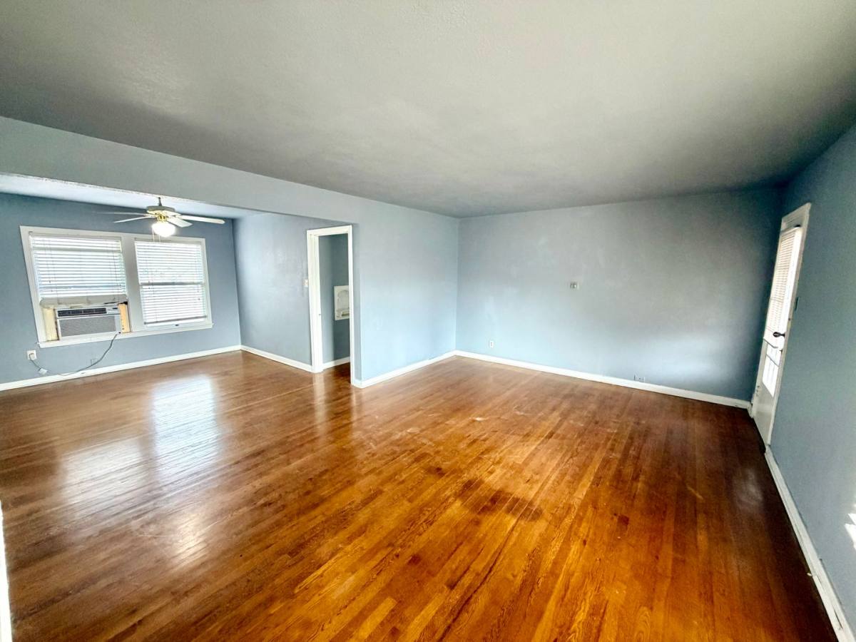 Townhouse for rent at 463 Bryn Mawr Dr, San Antonio, TX 78209