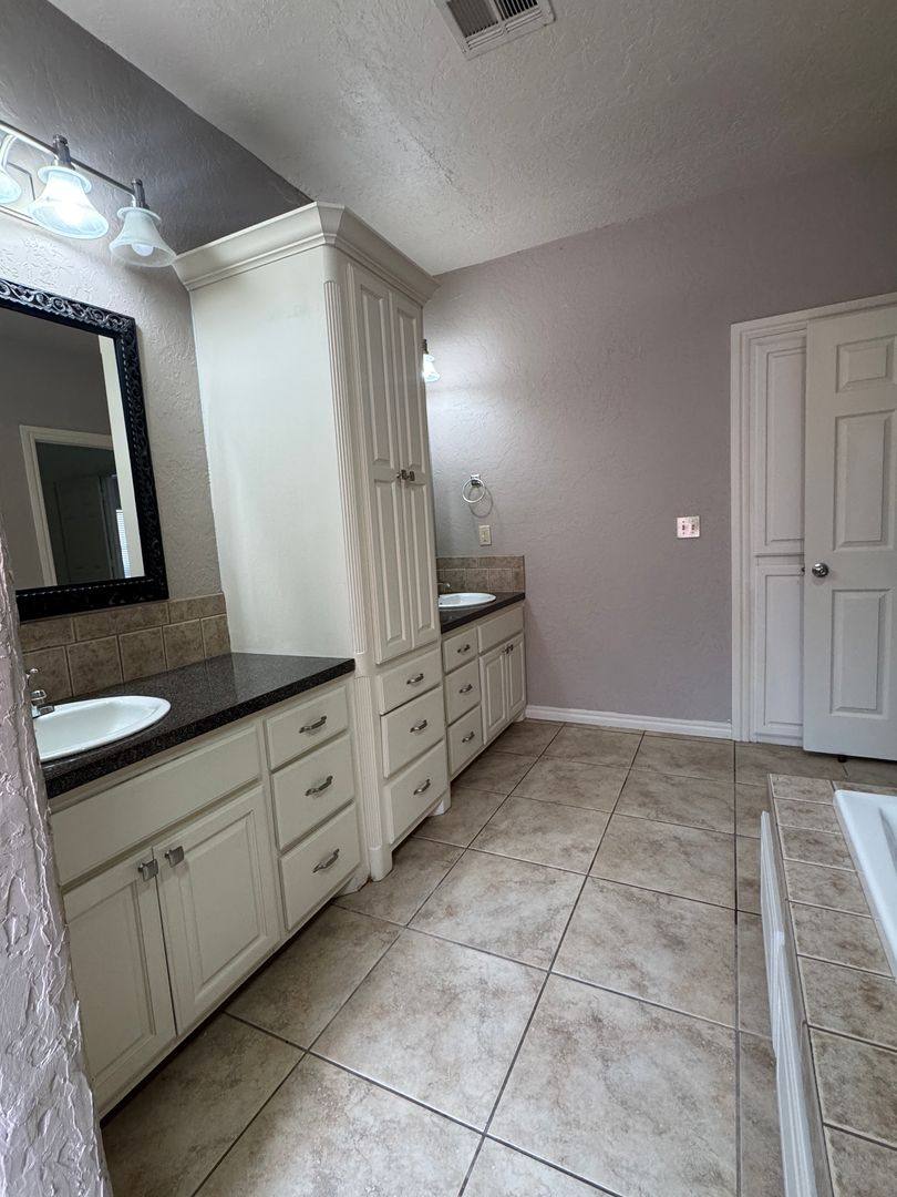 House for rent at 4413 NW Wolf Creek, Lawton, OK 73505