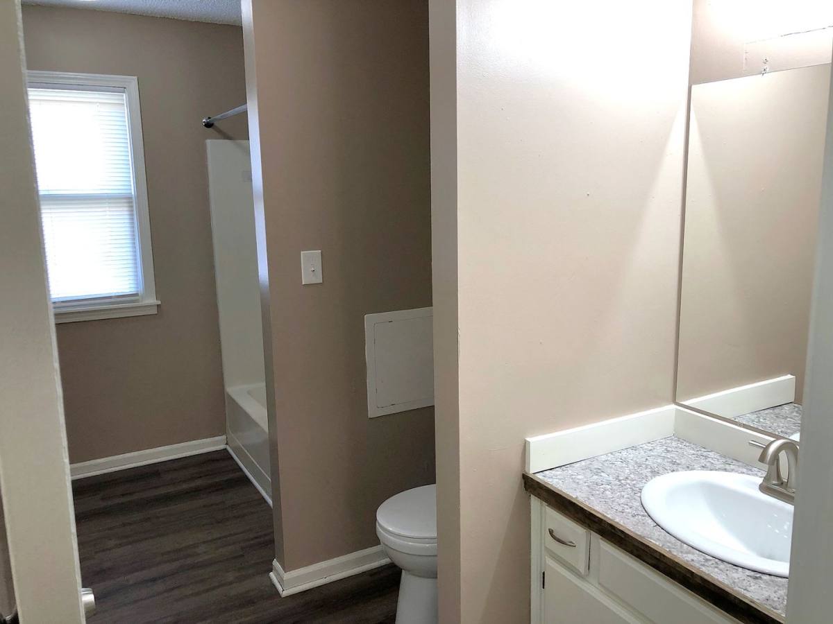 Apartment for rent at 1420 Choctaw St, Leavenworth, KS 66048