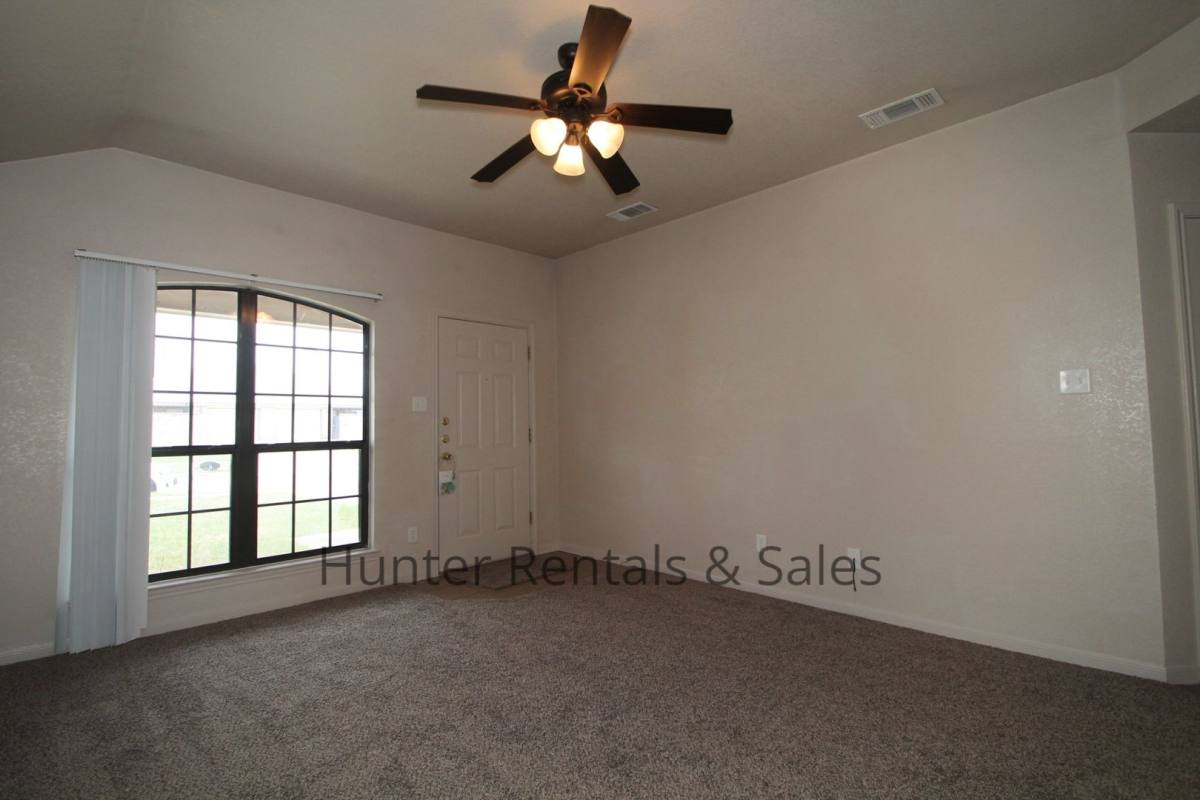 Townhouse for rent at 3507-B Dustin Circle, Killeen, TX 76549
