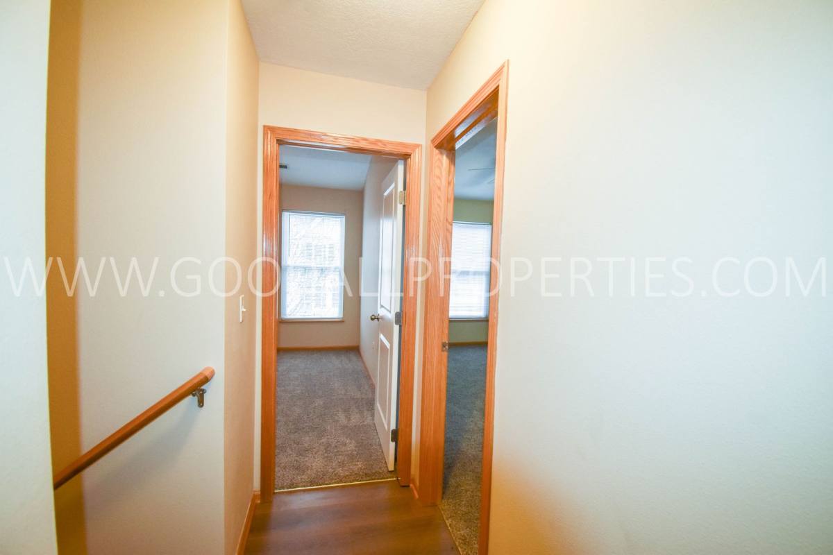 Townhouse for rent at 4315 152nd Court, Urbandale, IA 50323
