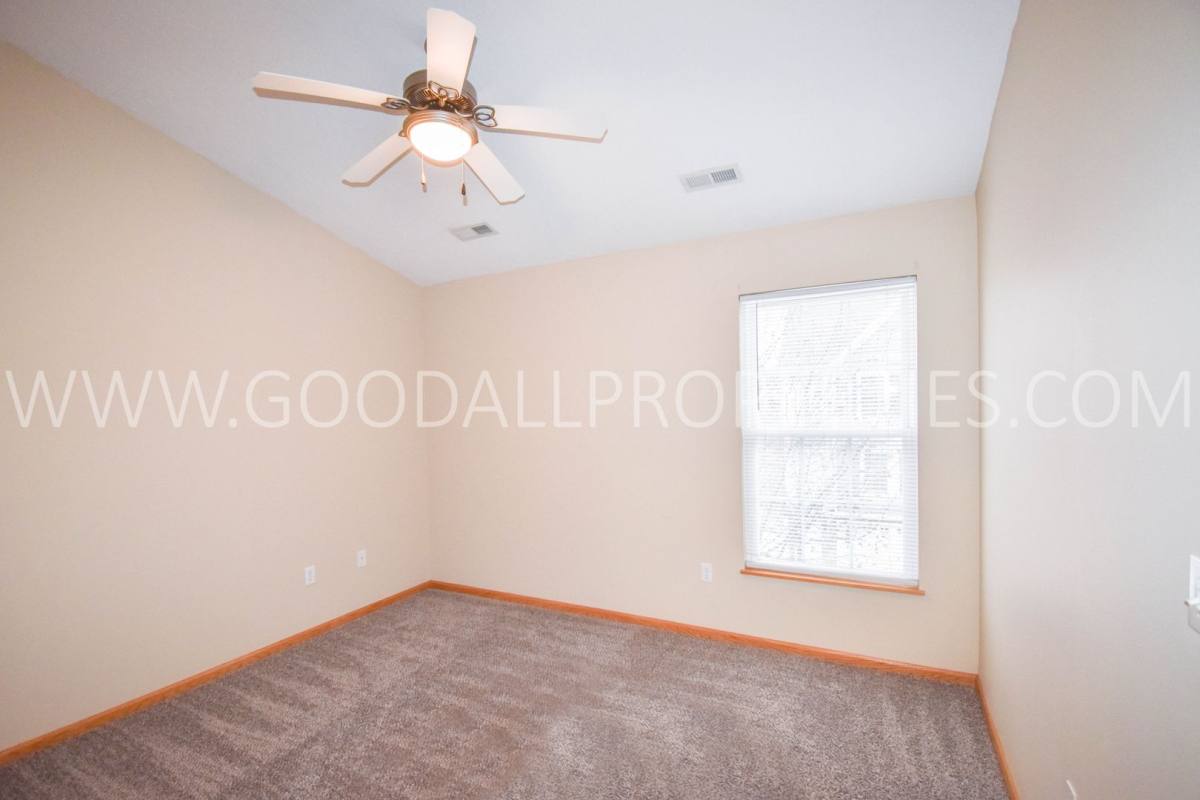 Townhouse for rent at 4315 152nd Court, Urbandale, IA 50323