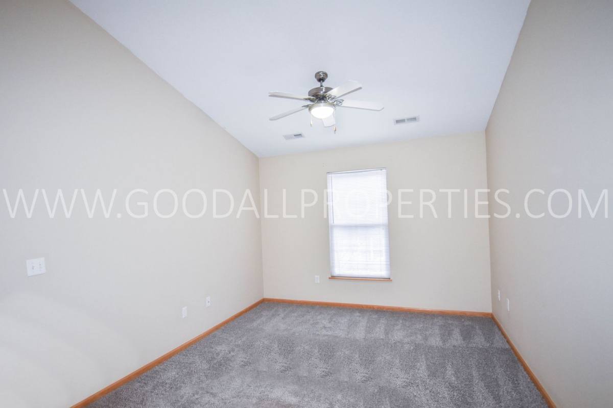 Townhouse for rent at 4315 152nd Court, Urbandale, IA 50323