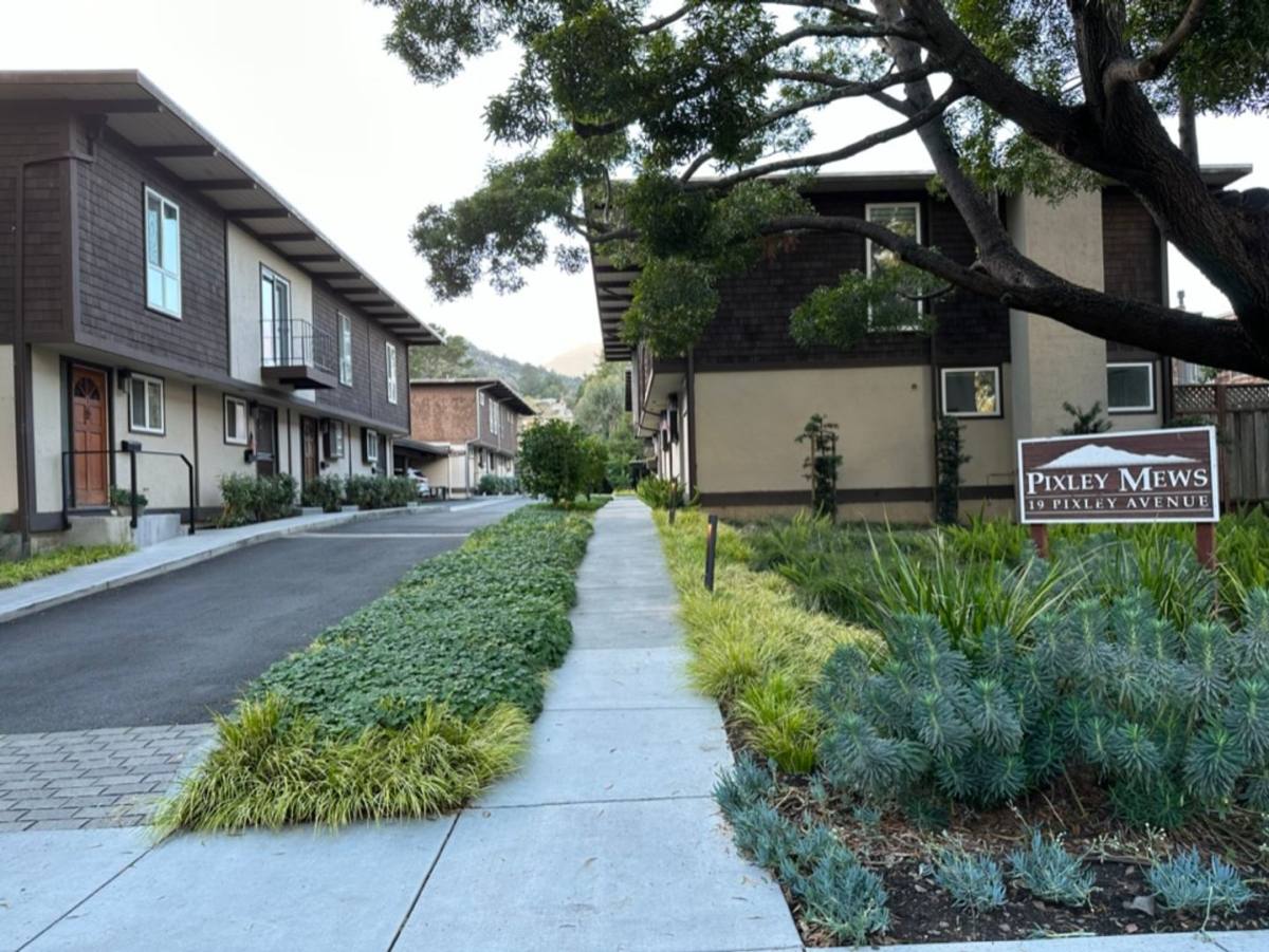 Townhouse for rent at 19 Pixley Ave, Corte Madera, CA 94925