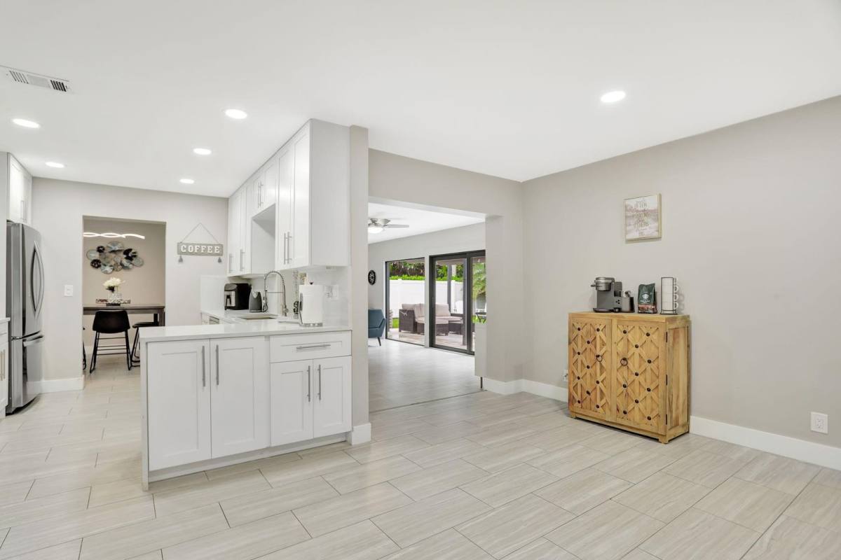 House for rent at 1035 NW 5th Ave, Boca Raton, FL 33432