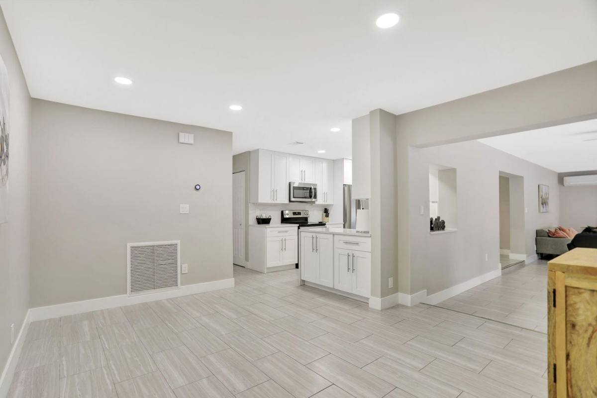 House for rent at 1035 NW 5th Ave, Boca Raton, FL 33432