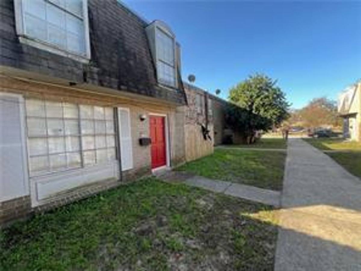 Apartment for rent at 3310-3320 Kabel Dr, New Orleans, LA 70131