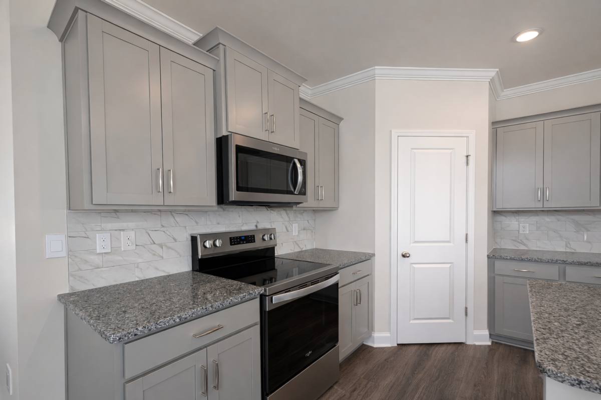 House for rent at 381 Creekview Rd, Hendersonville, NC 28792