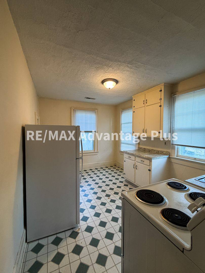 Apartment for rent at 106 Grove St, Farmville, VA 23901