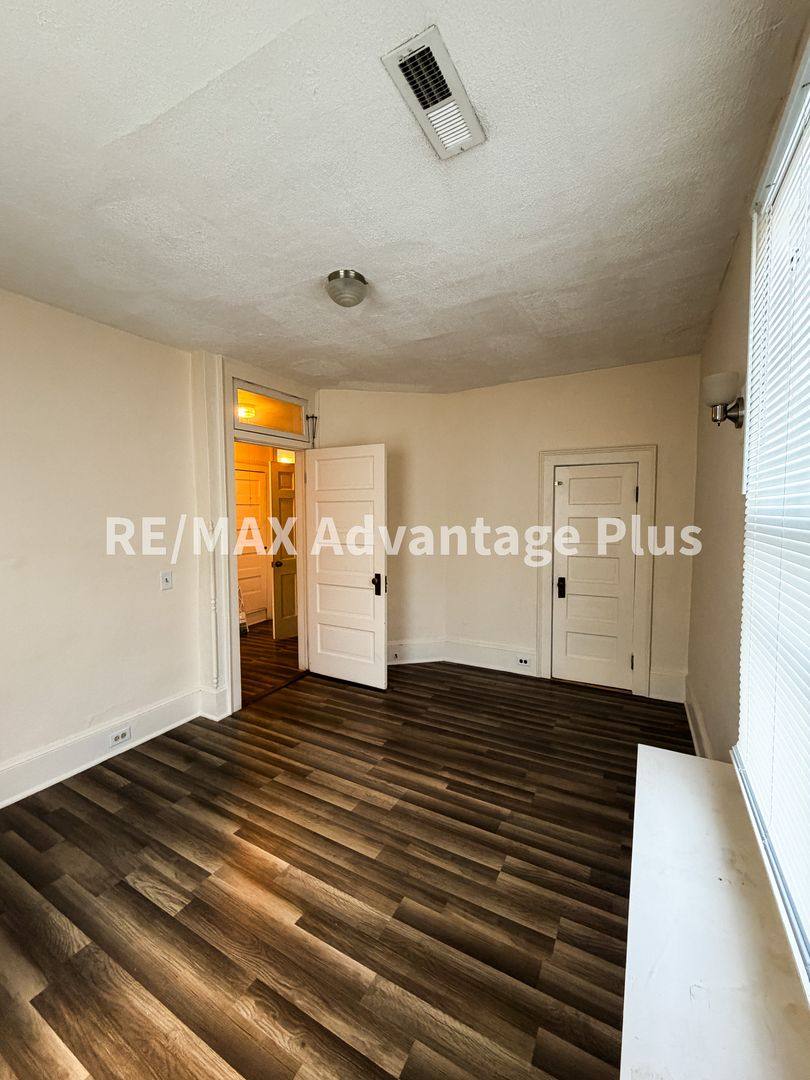 Apartment for rent at 106 Grove St, Farmville, VA 23901