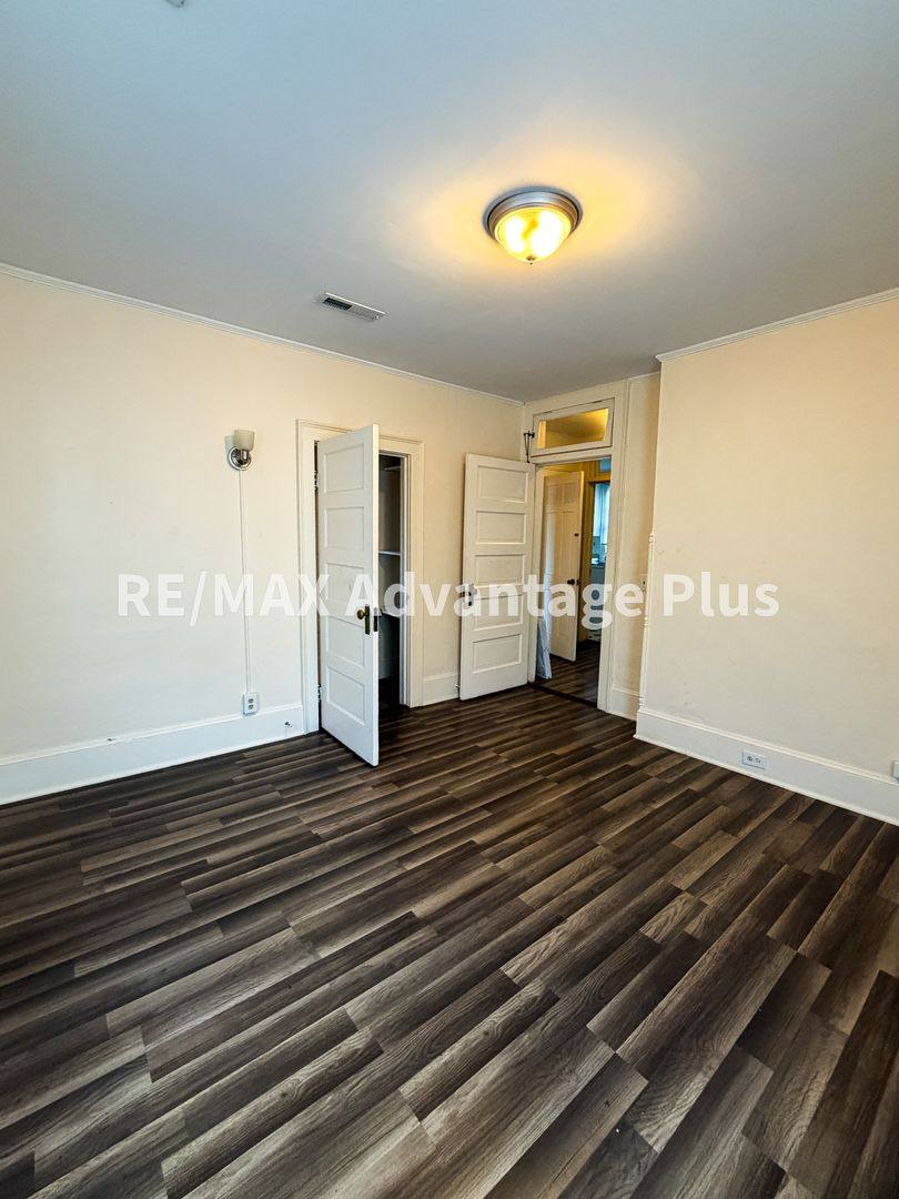 Apartment for rent at 106 Grove St, Farmville, VA 23901