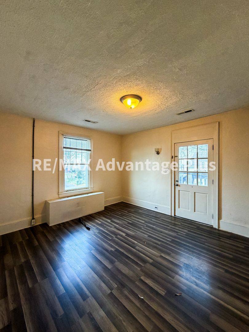 Apartment for rent at 106 Grove St, Farmville, VA 23901