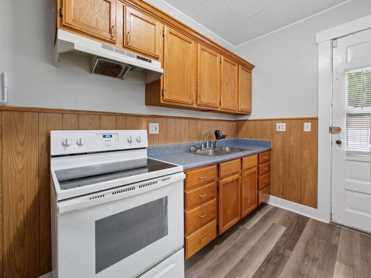 Apartment for rent at 15-17 John St, Dayton, OH 45403
