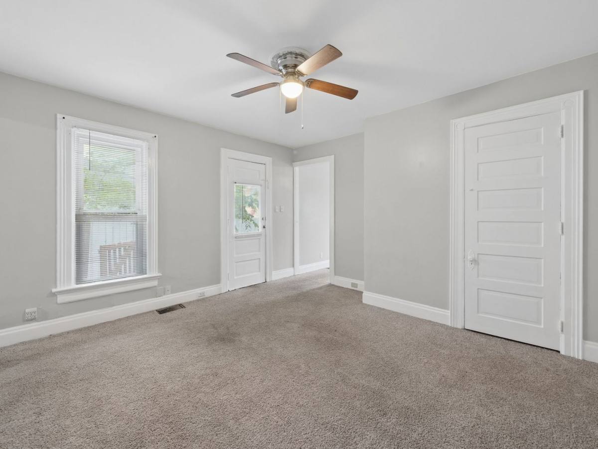 Apartment for rent at 15-17 John St, Dayton, OH 45403
